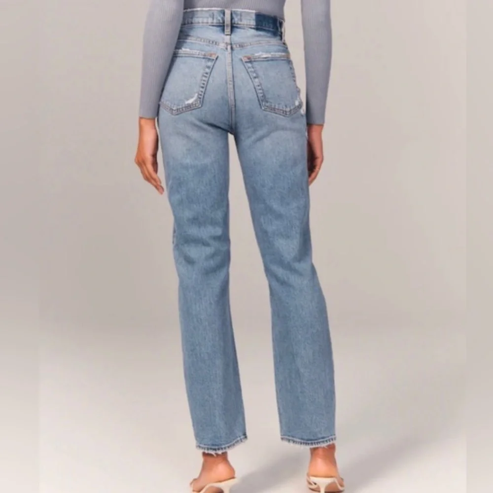 Abercrombie & Fitch The Dad High Rise Jeans - Picture 2 of 11